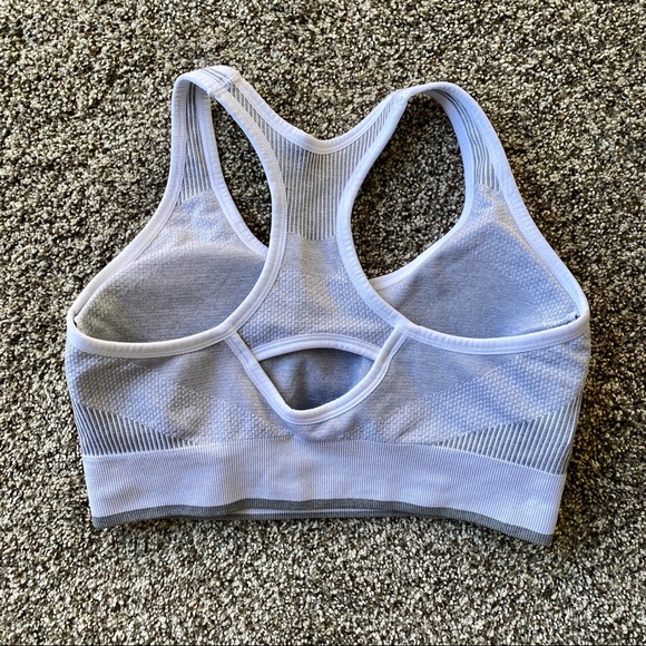 Puma racerback sports bra size M seamless padded - Picture 3 of 12
